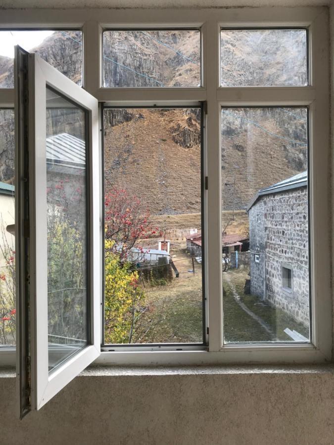 Waterfall Kazbegi Eksteriør billede